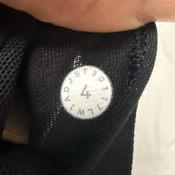 Lululemon Pushing Limits Tank - Picture 11 of 11